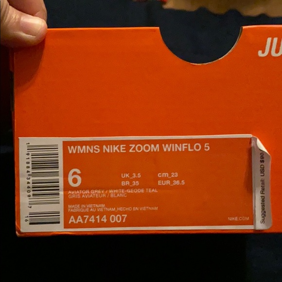 Nike running shoes - Picture 2 of 4
